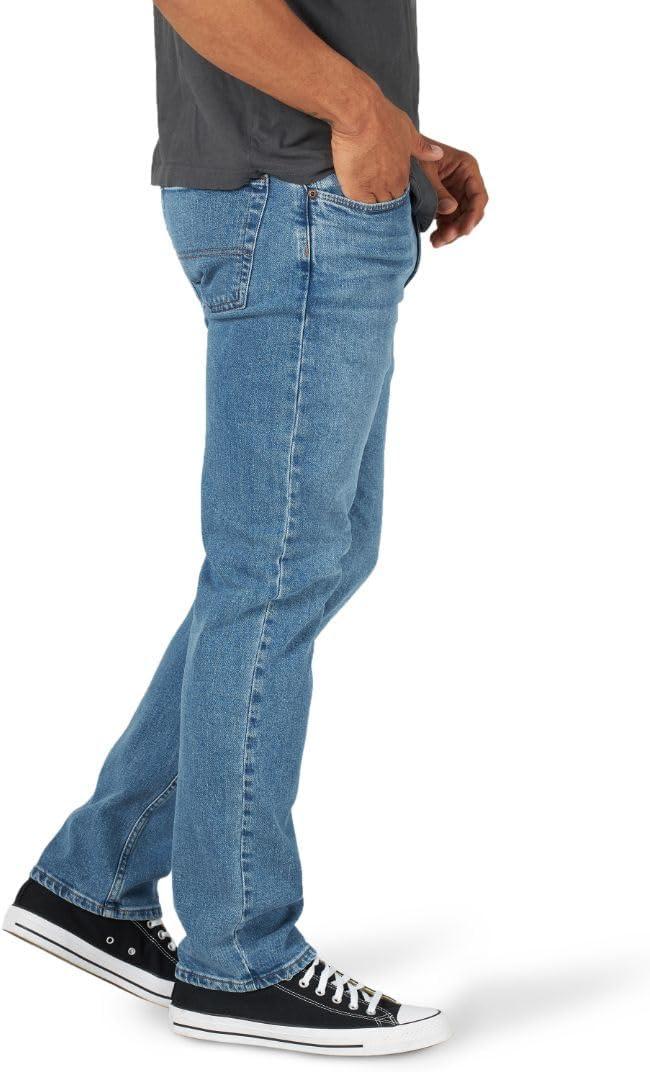 imageWrangler Authentics Mens Regular Fit Comfort Flex Waist JeanLeon