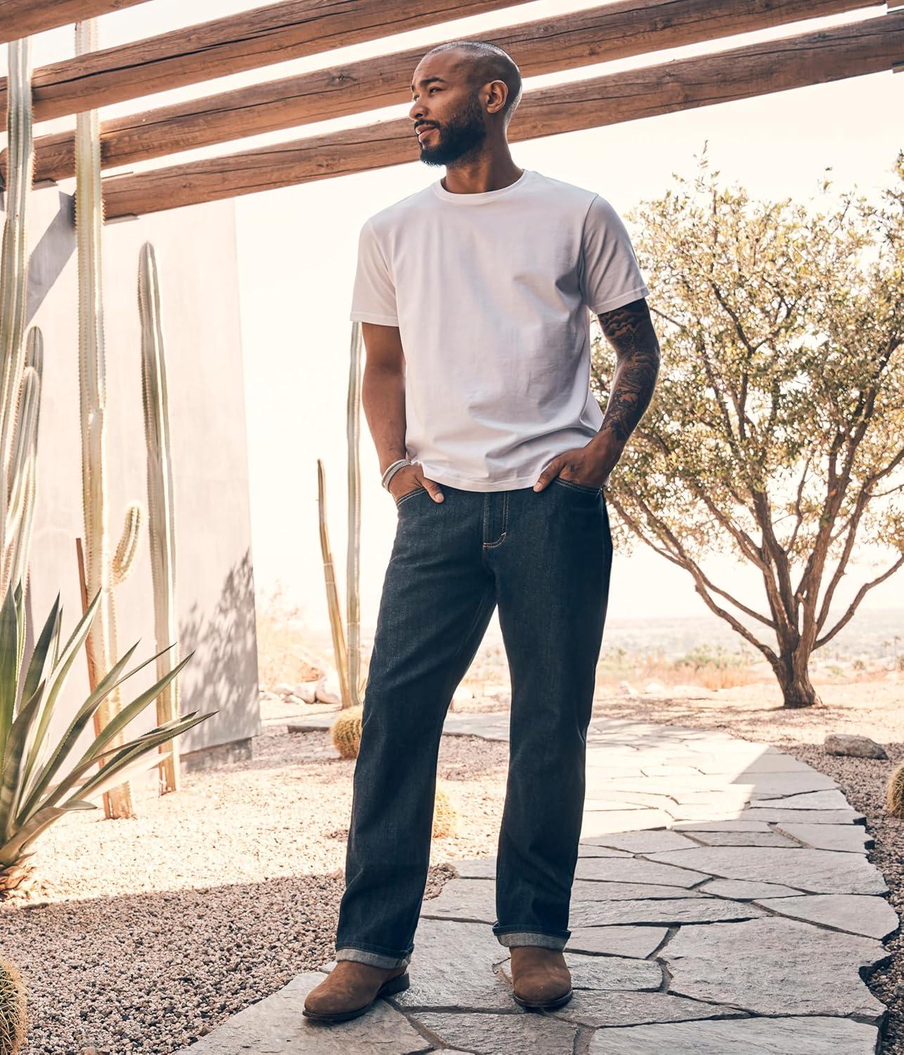 imageWrangler Mens Free to Stretch Relaxed Fit Bootcut JeanRinse