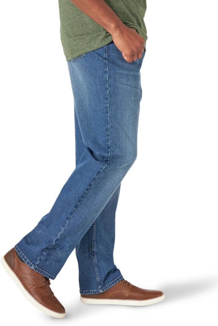 imageWrangler Mens FreetoStretch Relaxed Fit JeanMilwaukee