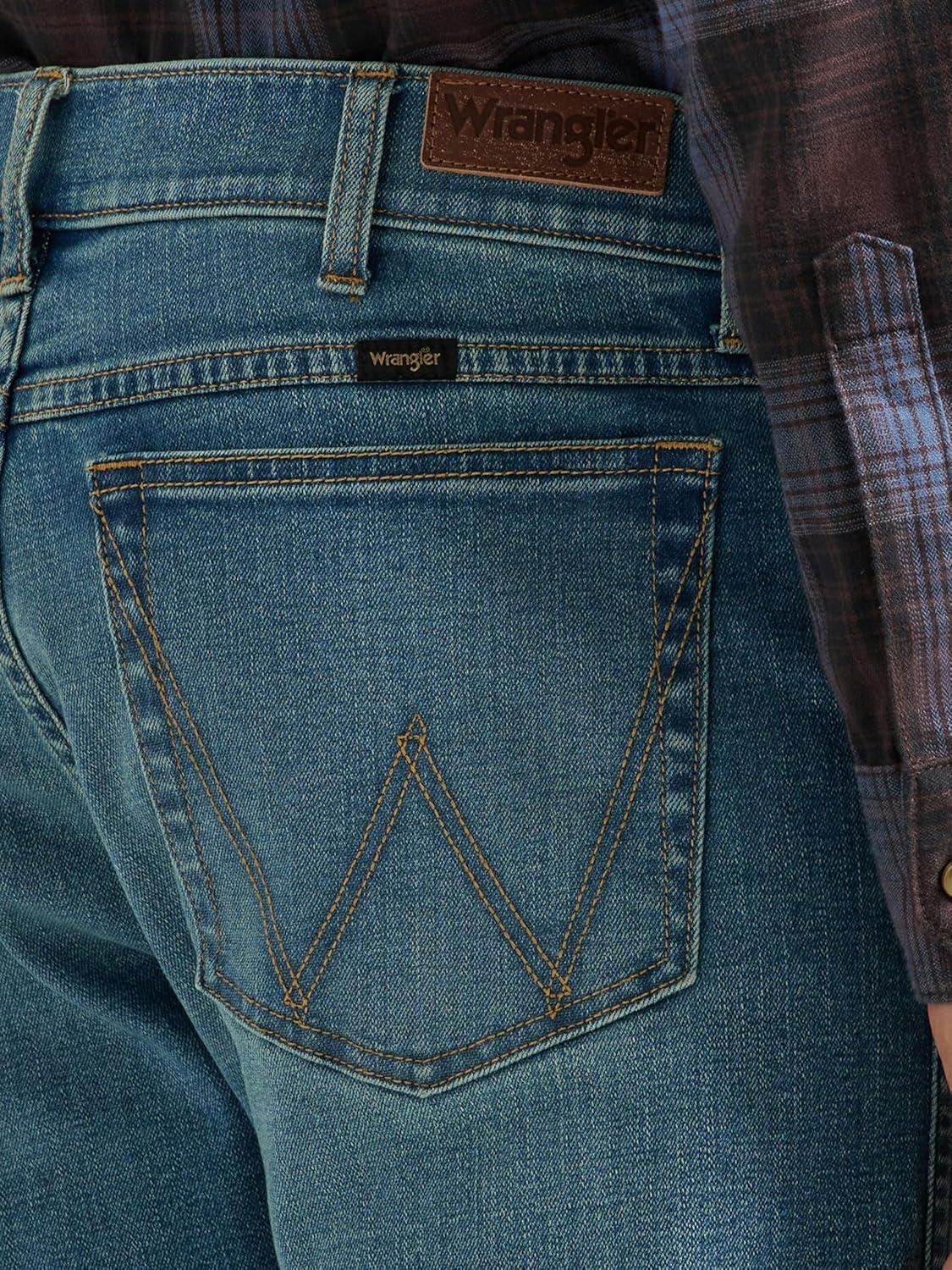 imageWrangler Mens Regular Fit Bootcut JeanMid Wash