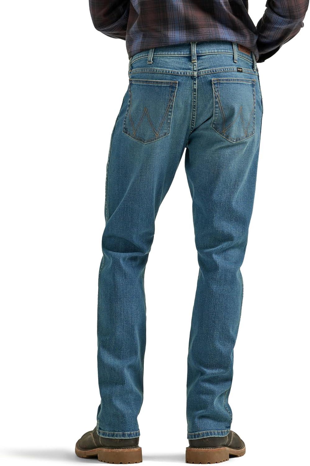 imageWrangler Mens Regular Fit Bootcut JeanMid Wash