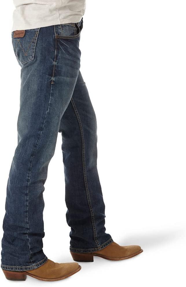 imageWrangler Mens Retro Limited Edition Relaxed Fit Boot Cut JeanDenim Blue