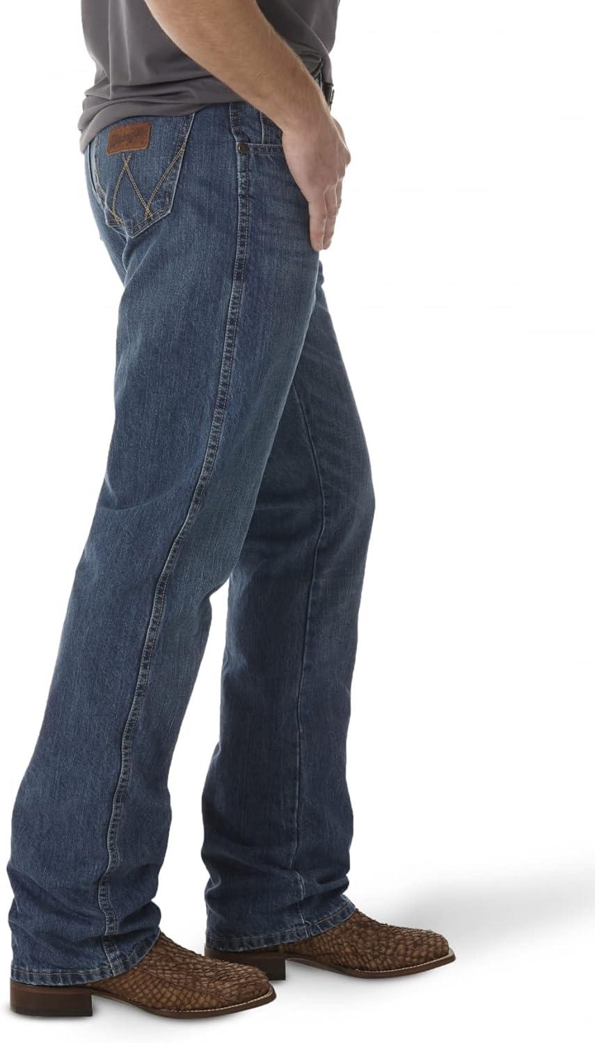 imageWrangler Mens Retro Limited Edition Relaxed Fit Boot Cut JeanTrue Blue