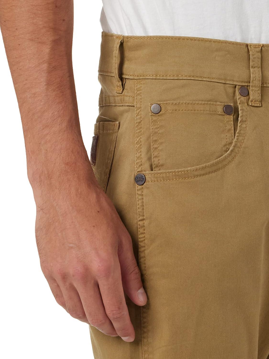 imageWrangler Mens Retro Slim Fit Straight Leg JeanAcorn