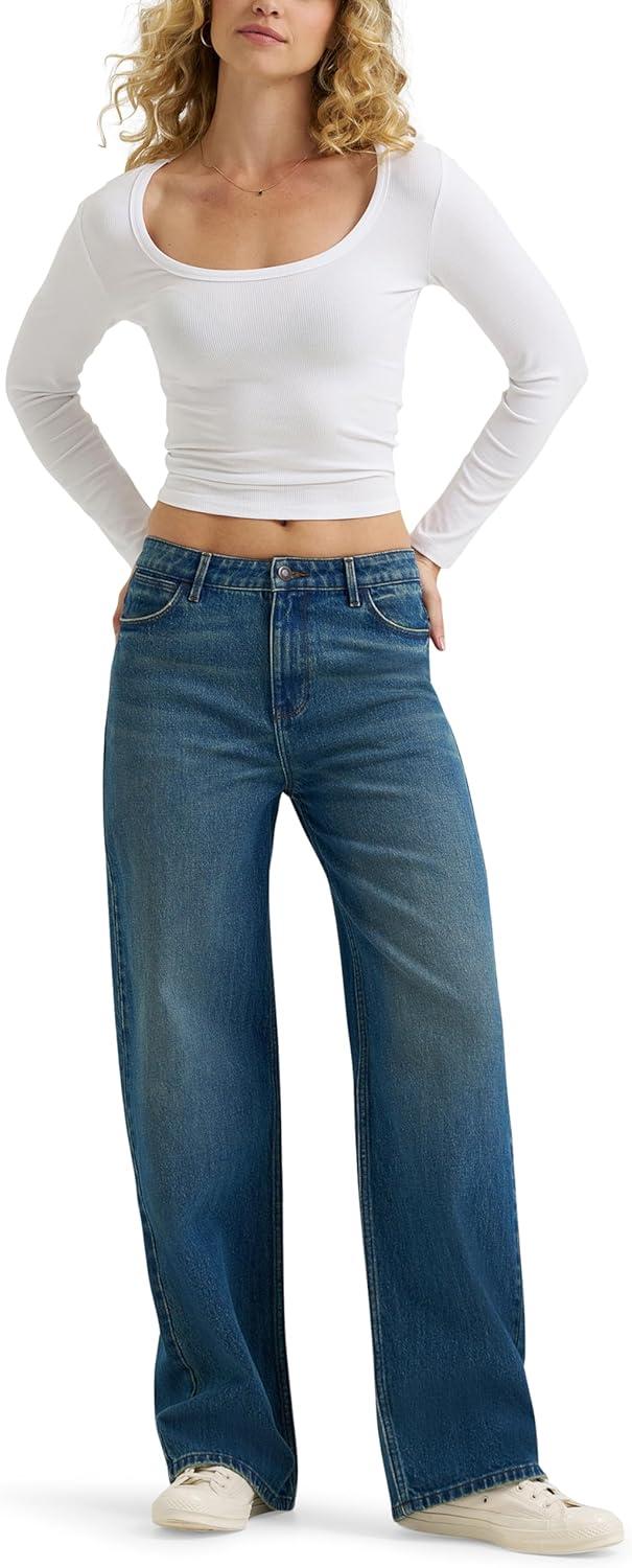 imageWrangler Womens Mid Rise Loose Straight JeanAce