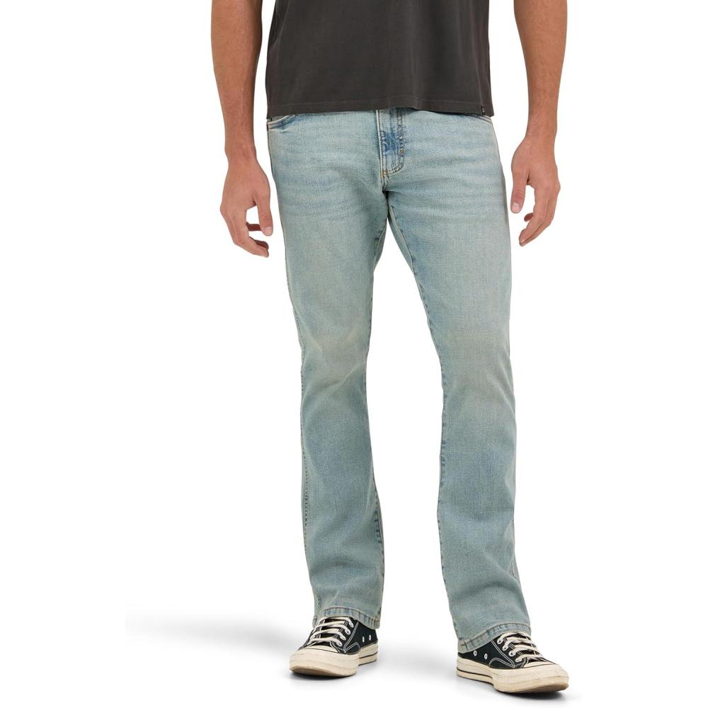 imageWrangler Mens Regular Fit Bootcut JeanBleach Tint