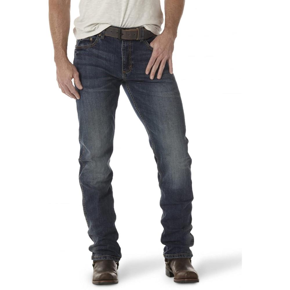 imageWrangler Mens Retro Slim Fit Straight Leg JeanBozeman
