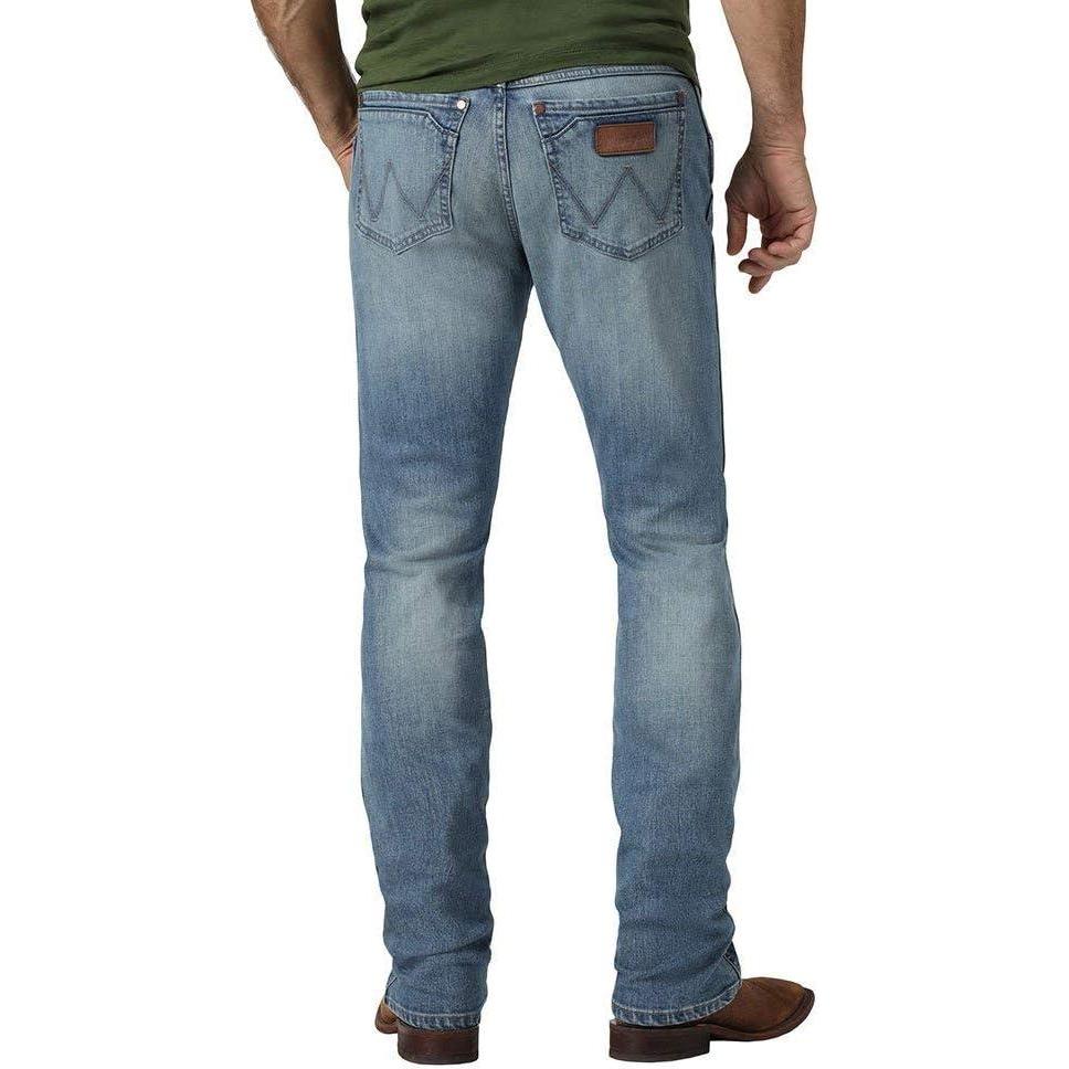 imageWrangler Mens Retro Slim Fit Straight Leg JeanJacksboro
