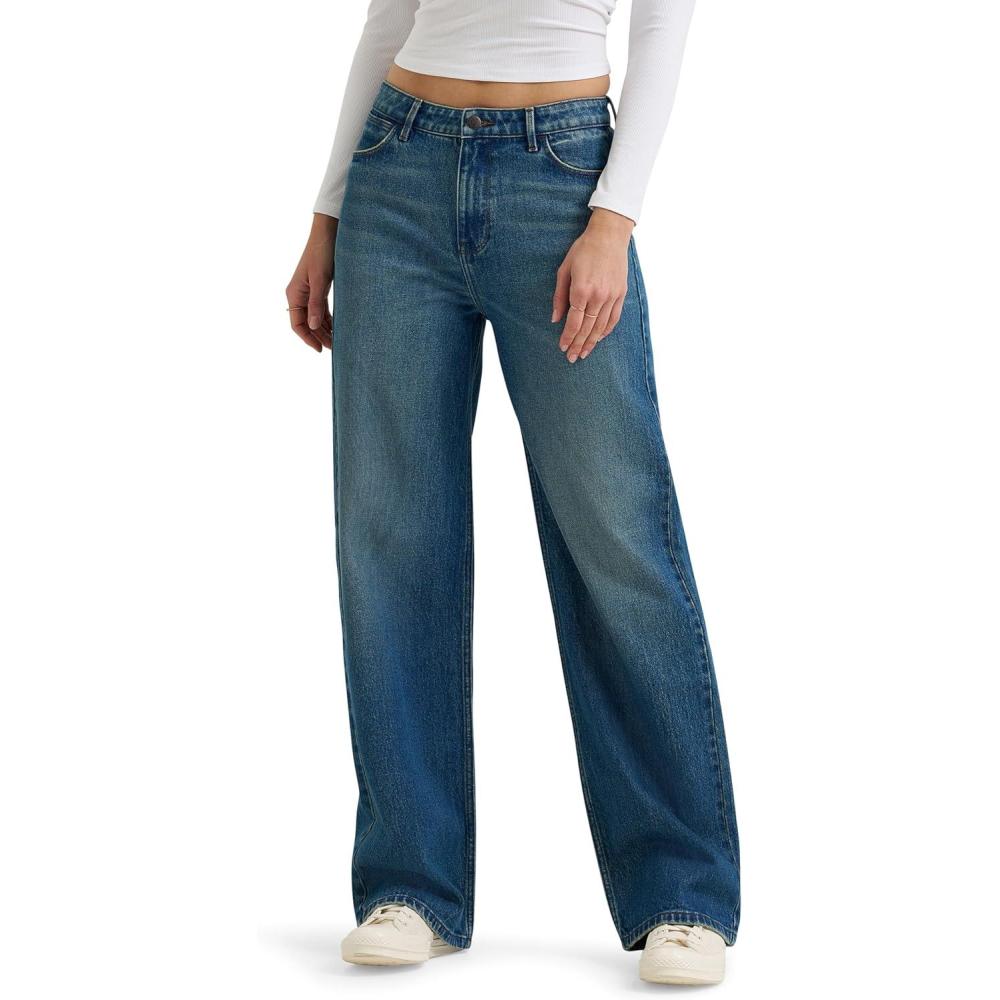 imageWrangler Womens Mid Rise Loose Straight JeanAce