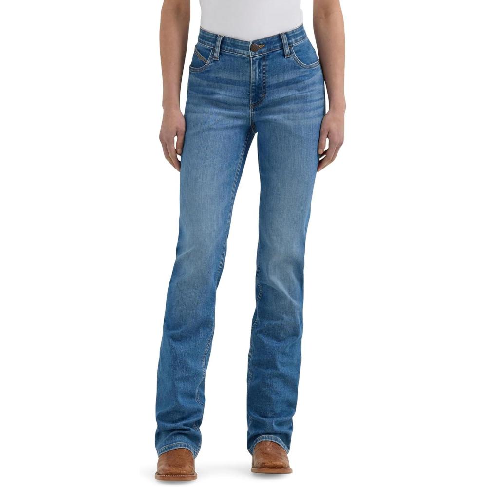 imageWrangler Womens Premium Patch Mae Sits Above Hip JeanSophia