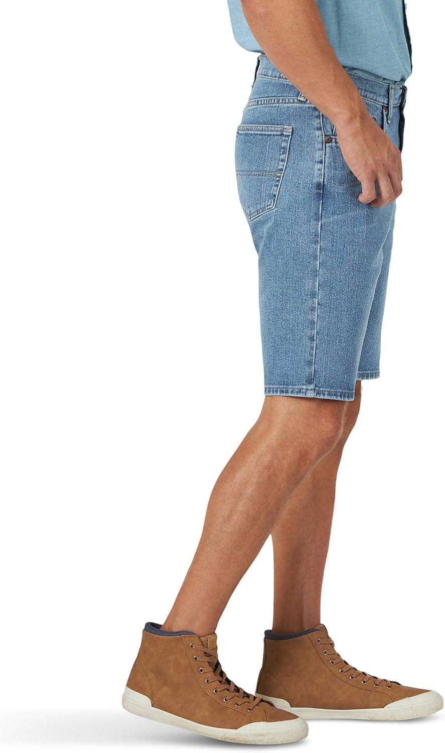 imageWrangler Authentics Mens Classic Relaxed Fit Five Pocket Jean ShortLight Wash Flex