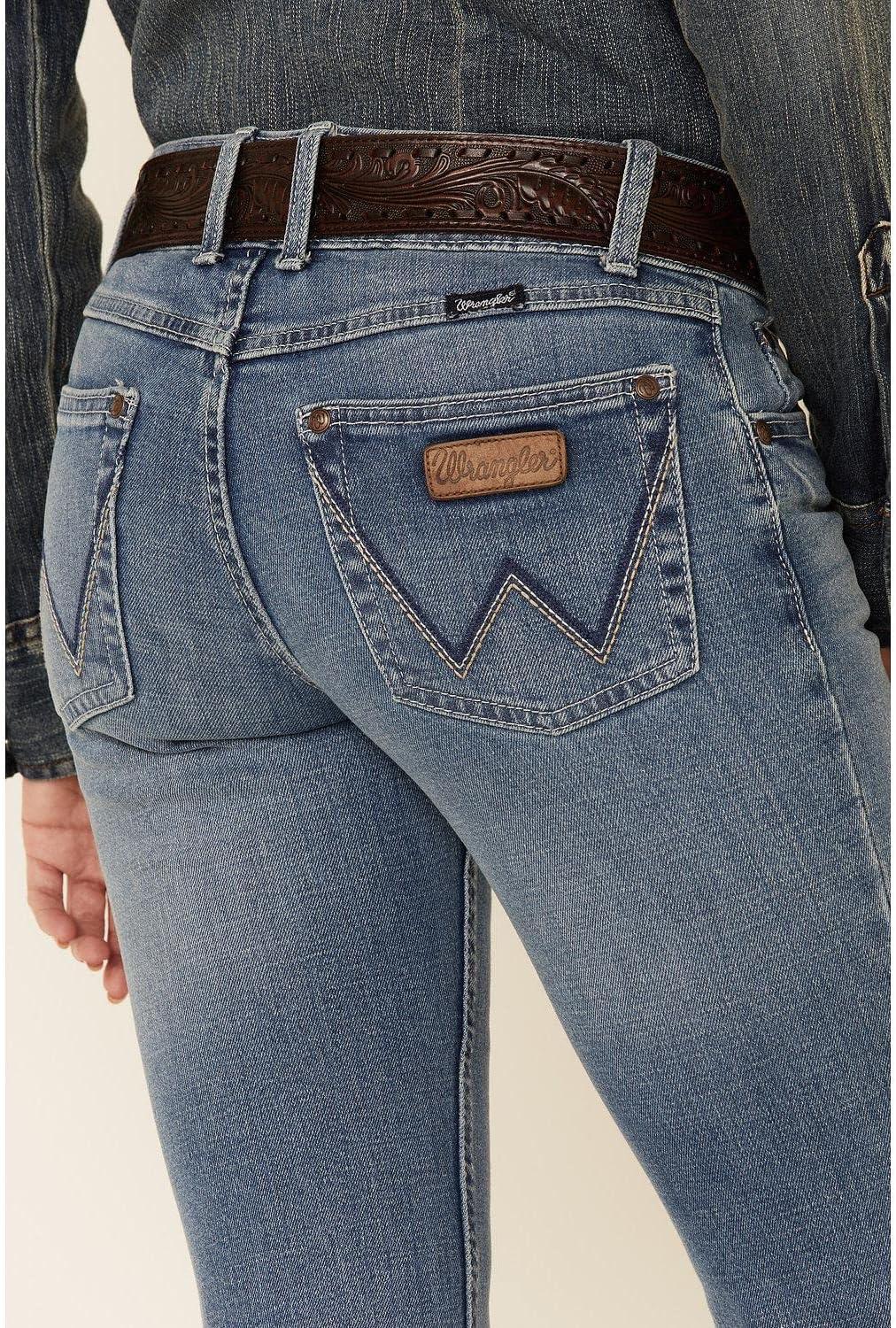 imageWrangler Womens Cash Mid Rise Vented Hem Ultimate Riding JeanHeidi