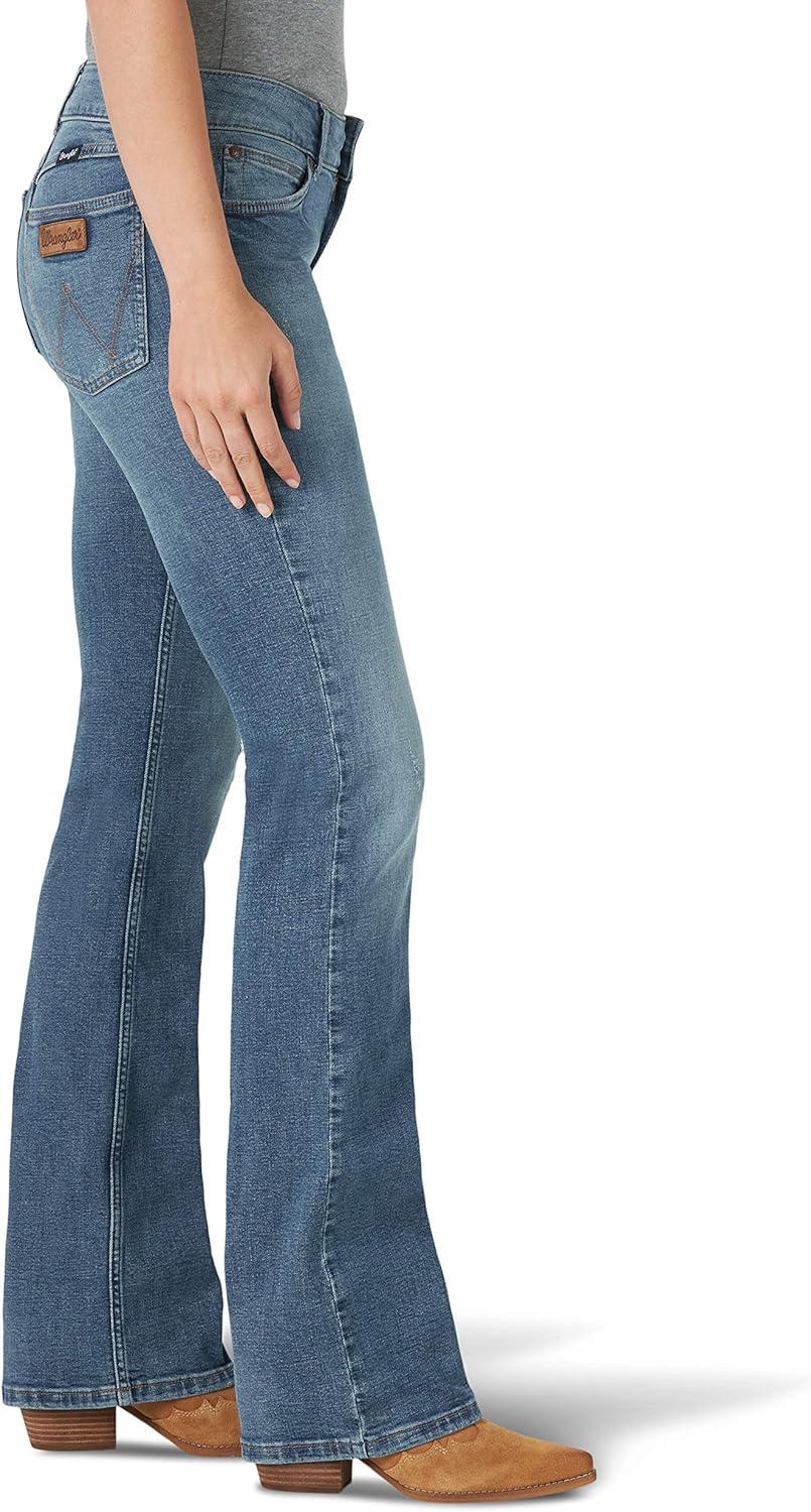 imageWrangler Womens Cash Mid Rise Vented Hem Ultimate Riding JeanJuliet